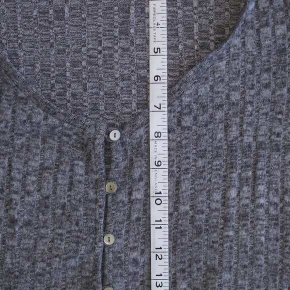 Forever 21 Gray Textured Button Crop Top - Picture 5 of 7